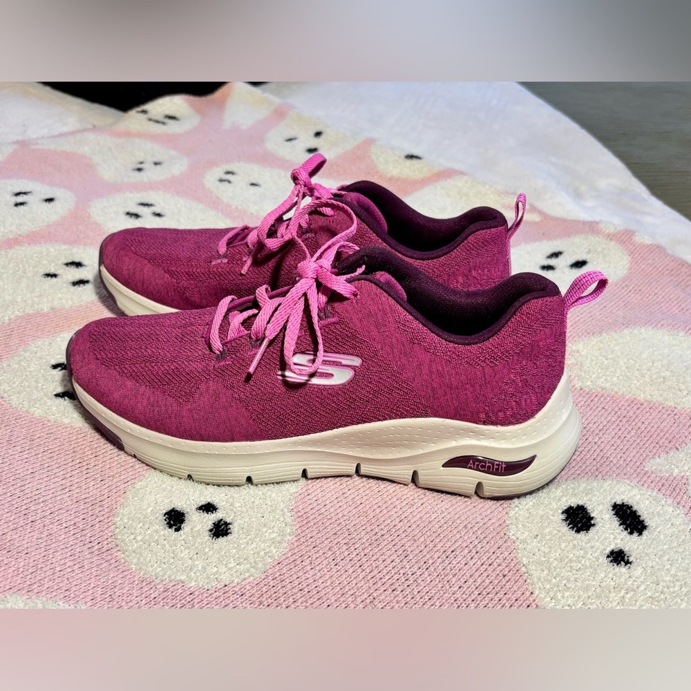 Skechers Women's Arch Fit Slip-On Knit Sneakers in Hot Purple